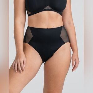 NWT Honeylove Crossover Brief Shapewear Size XS in Color Runway (Black)